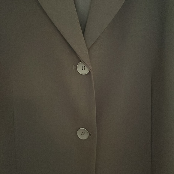 Jones New York signature, lightweight black blazer with two buttons - Picture 3 of 5